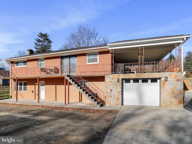 view of front of house featuring a garage