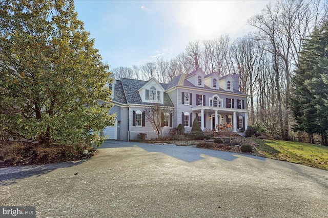 view of front of home with driveway