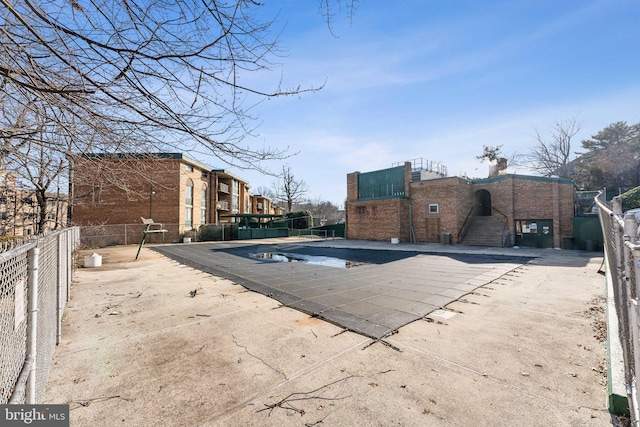 view of swimming pool