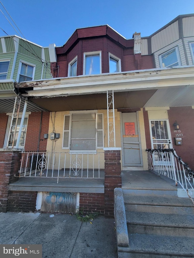 view of front of property with covered porch