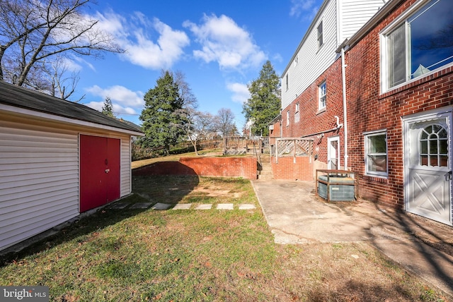 view of yard with a patio area