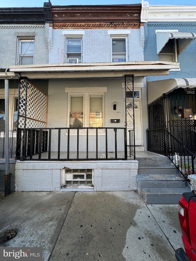 property entrance with a porch