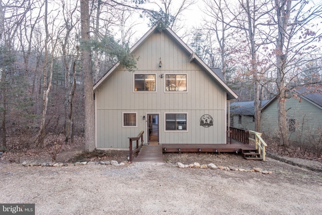 view of modern farmhouse style home