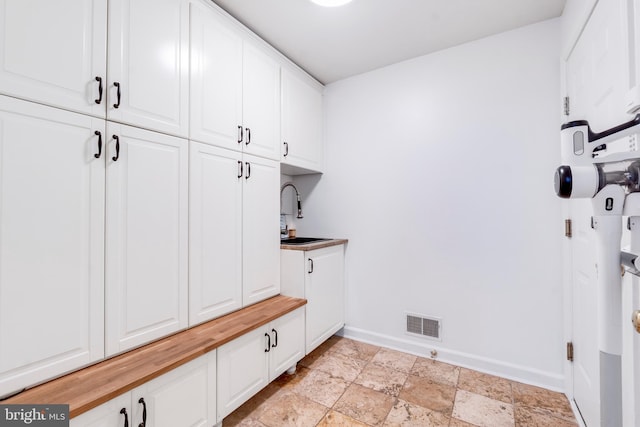 mudroom with sink