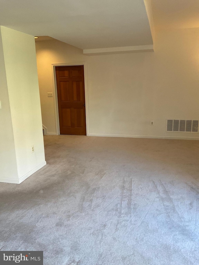 unfurnished room with carpet