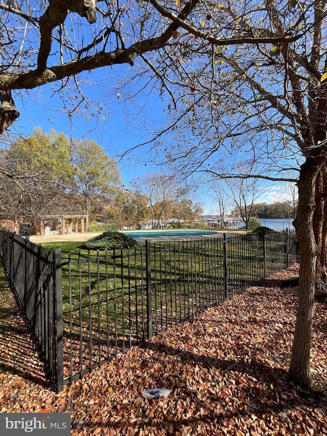 view of yard with a water view