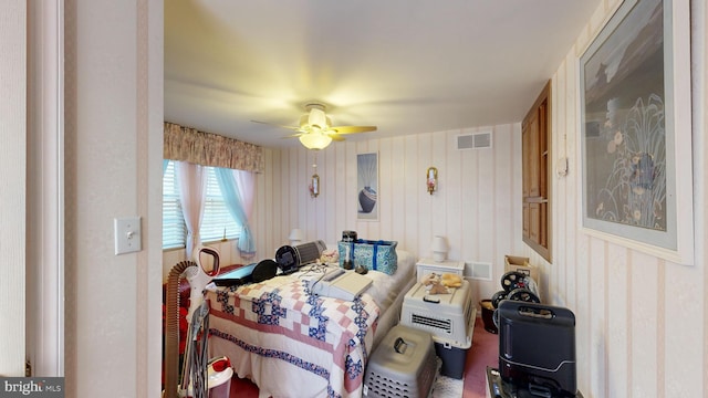 bedroom featuring ceiling fan