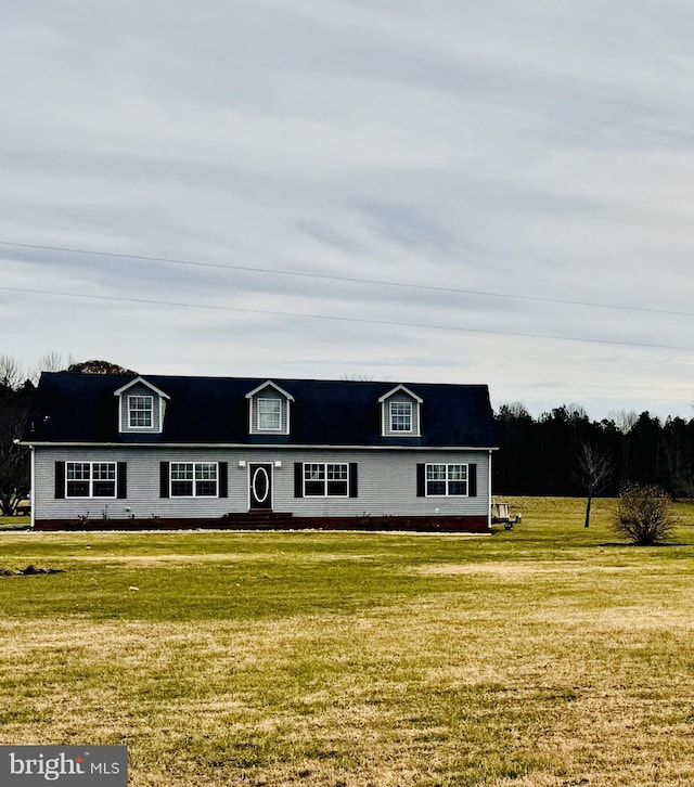 view of front of house with a front lawn