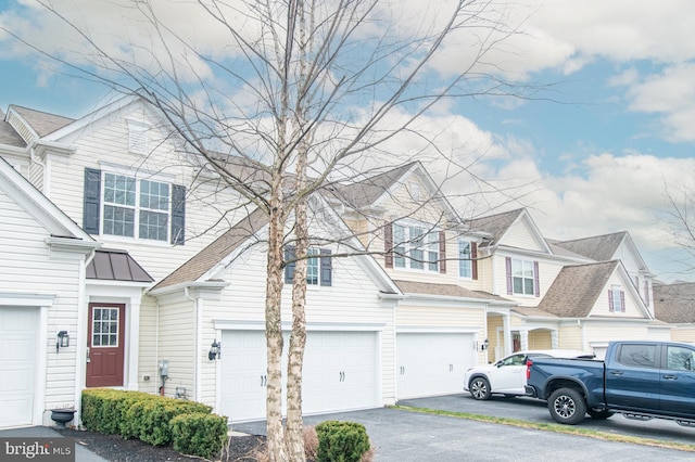 view of front facade with a garage