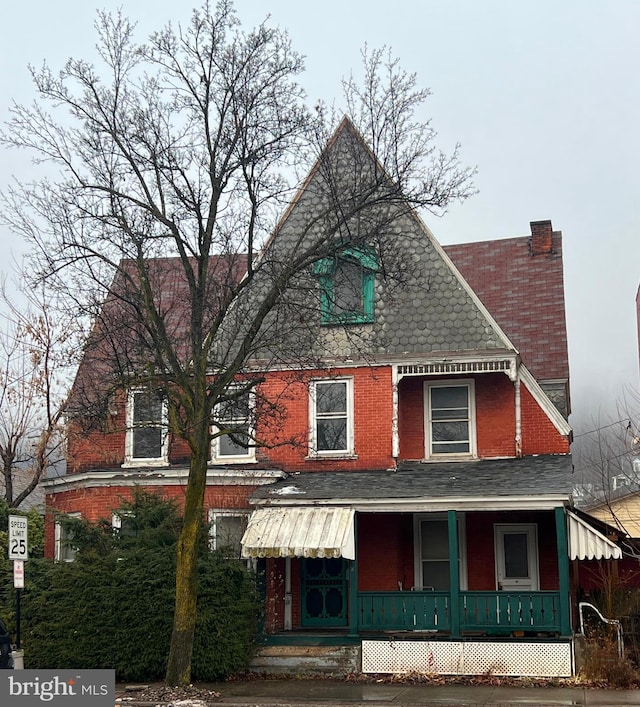 view of front facade with a porch