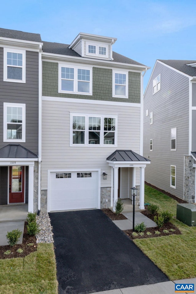 view of front facade featuring a garage