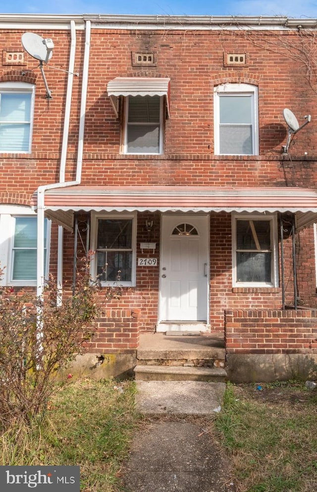 view of townhome / multi-family property