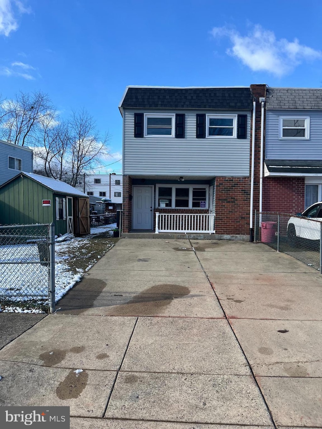 view of front of house with a porch