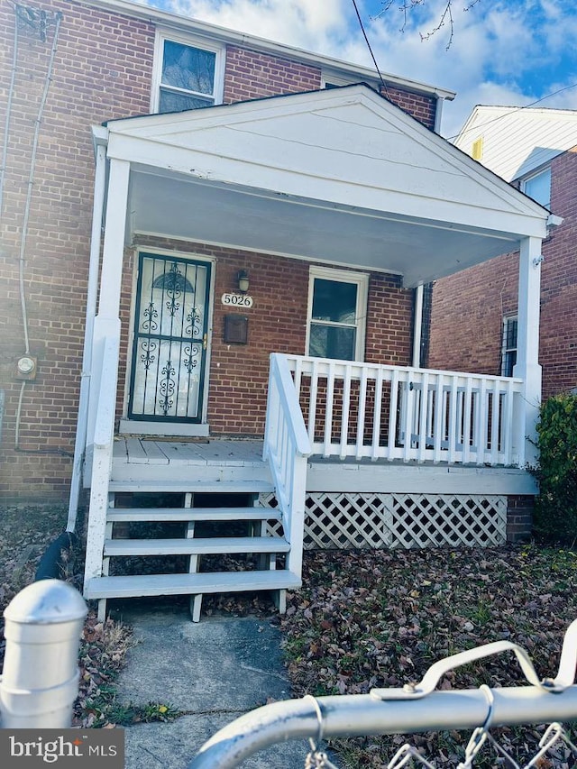 view of front of house featuring a porch