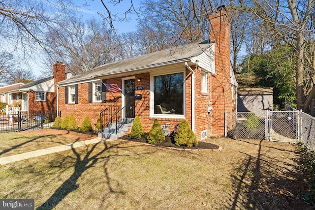 view of front of house with a front lawn