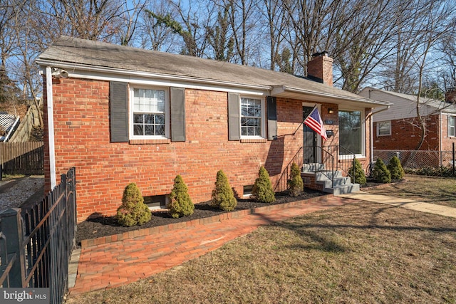 view of front facade featuring a front yard