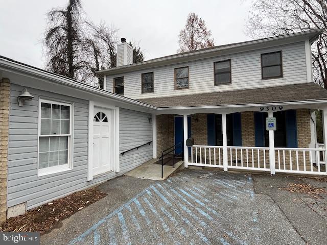 view of front facade with covered porch