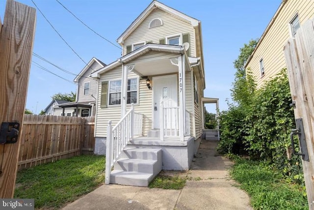 view of front of property