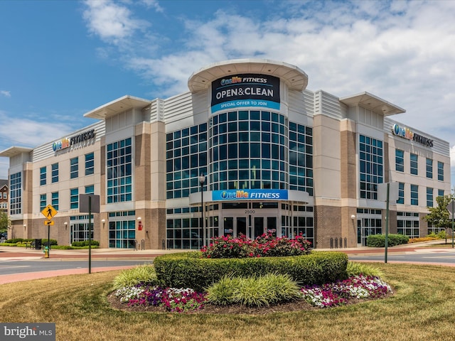 view of building exterior