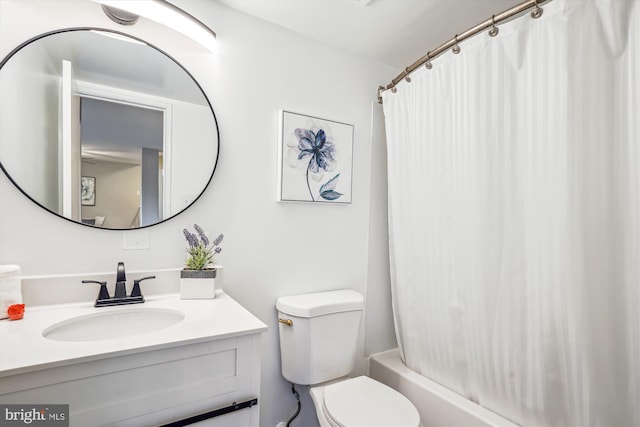 full bathroom with shower / bath combo with shower curtain, vanity, and toilet