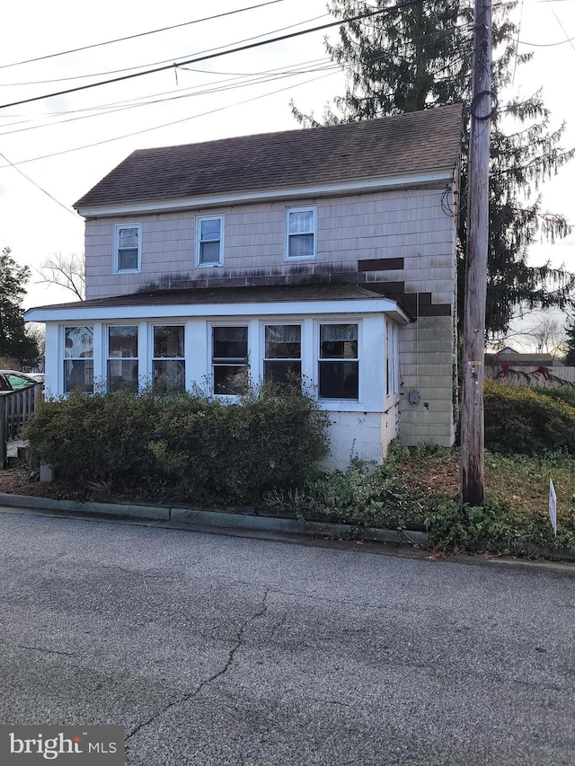 view of front of property