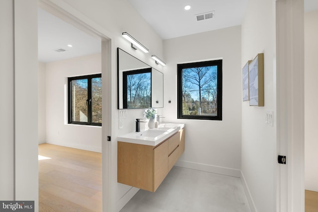 bathroom with vanity