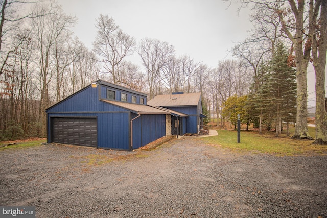 view of front facade featuring a garage