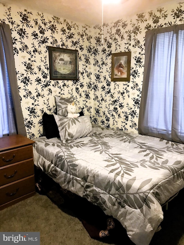 bedroom with carpet flooring