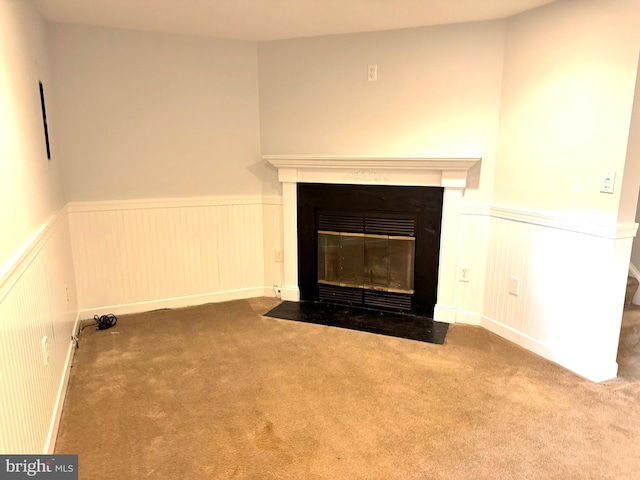 room details featuring carpet floors