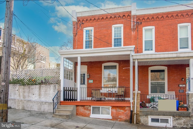 view of front of property with covered porch