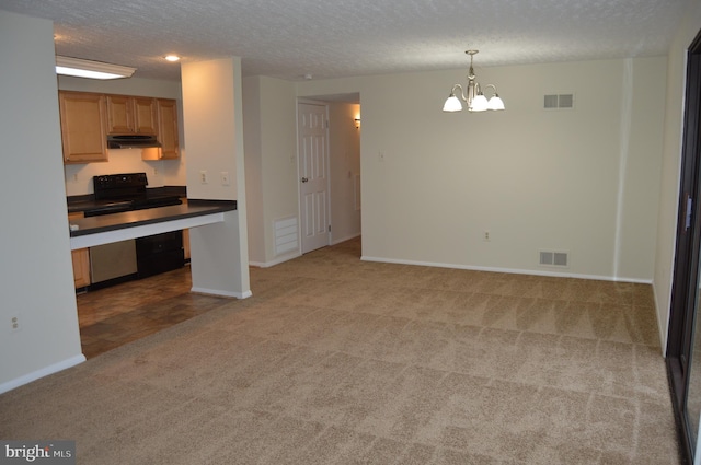 kitchen featuring carpet, a textured ceiling, decorative light fixtures, black electric range, and a chandelier