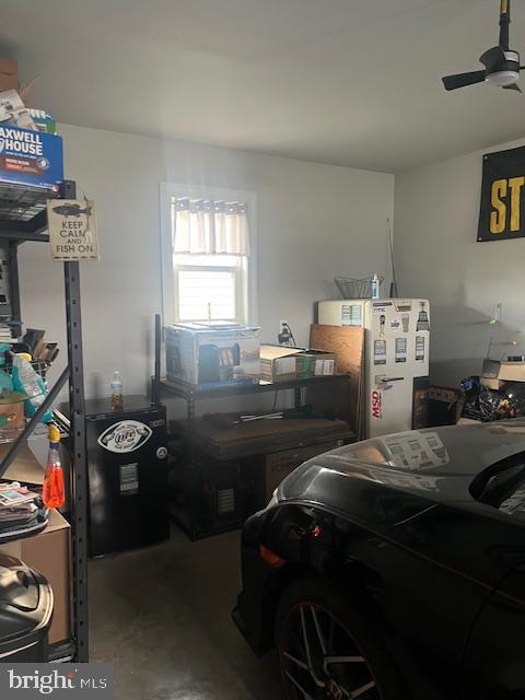 garage with ceiling fan