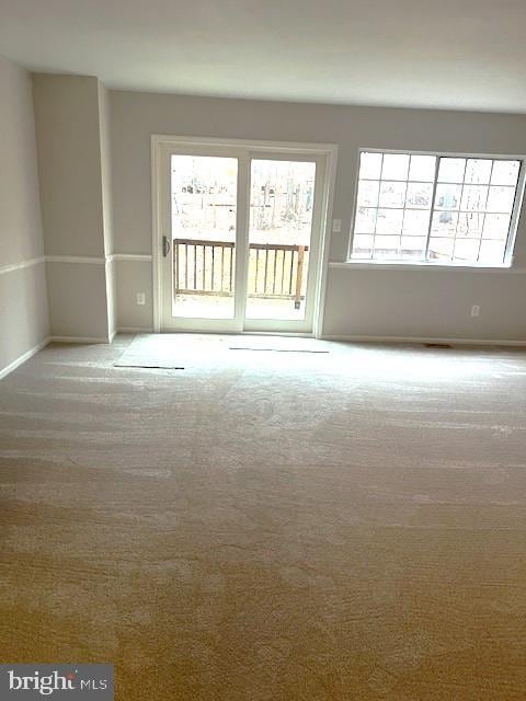 empty room featuring carpet