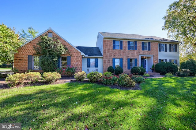 view of front of house featuring a front yard