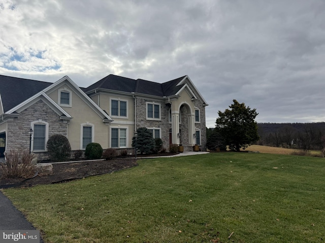 front of property featuring a front yard