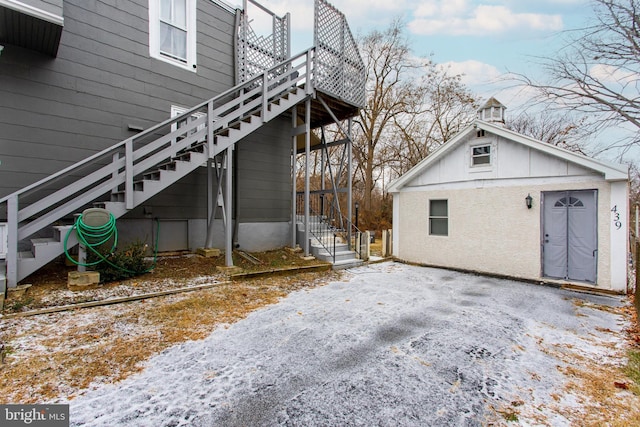 view of property exterior