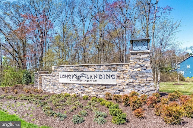 view of community / neighborhood sign