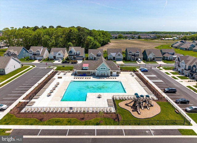 view of swimming pool