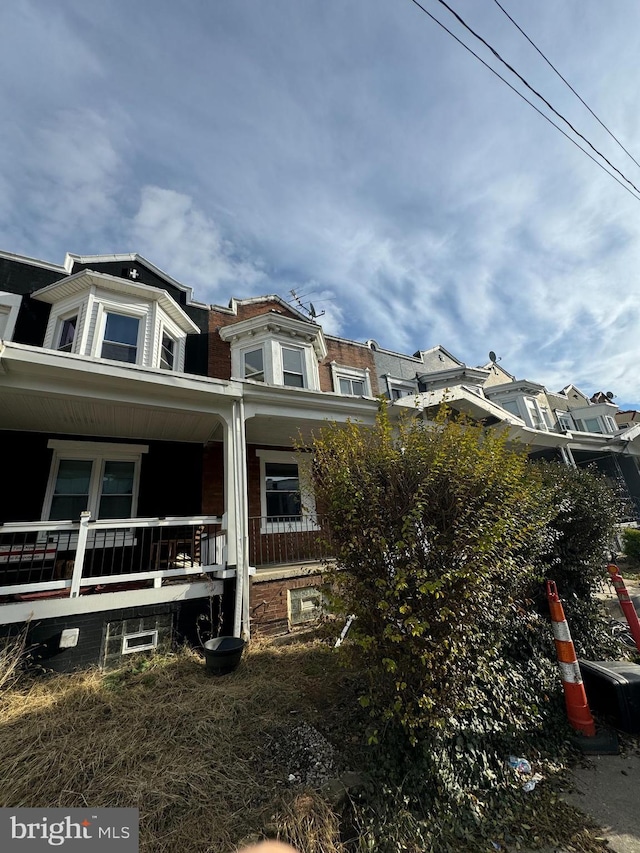 view of front of property with covered porch