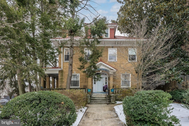 view of front facade with brick siding