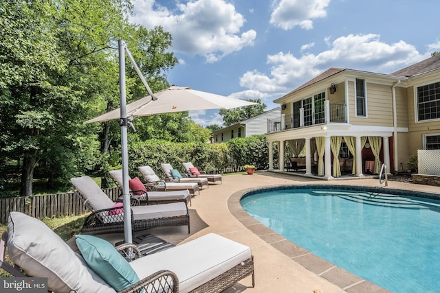 view of pool featuring an outdoor hangout area and a patio area