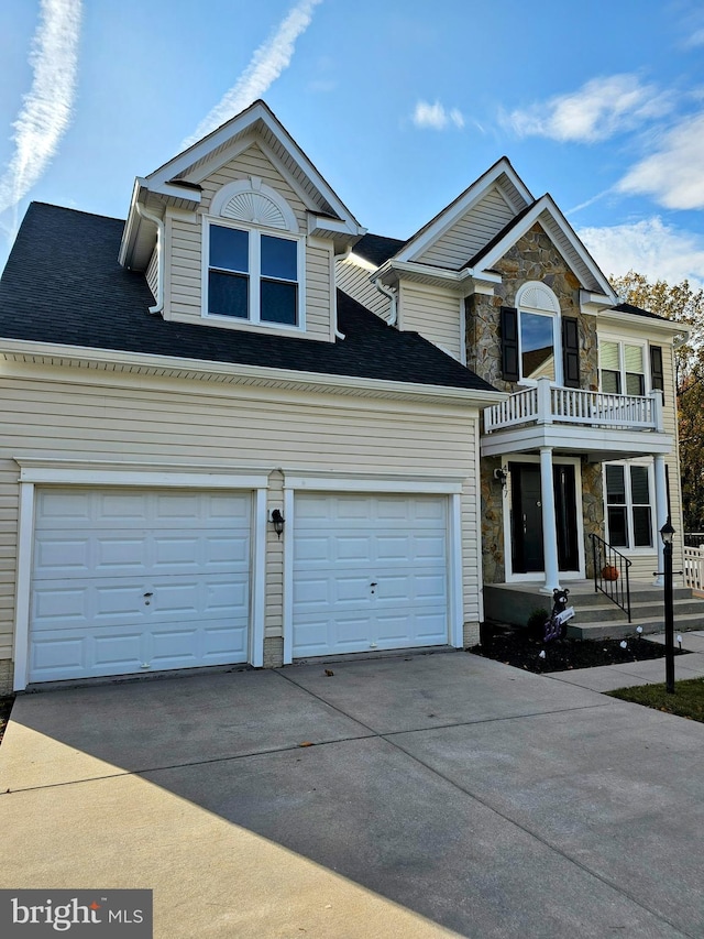 view of front facade featuring a garage