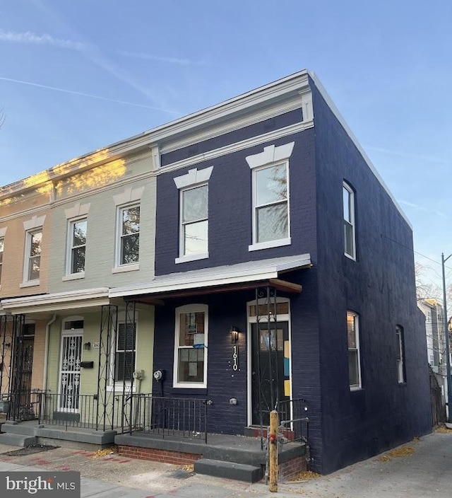 view of front of property with a porch