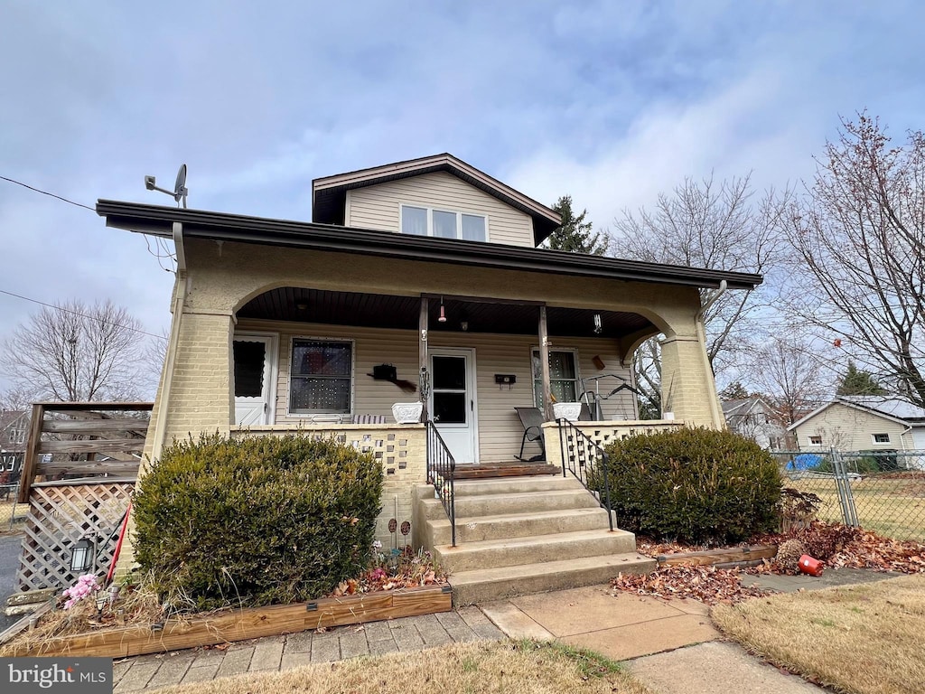 view of front facade featuring covered porch