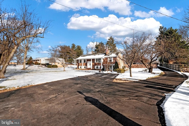 view of front of property