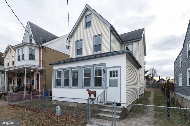 view of front of property