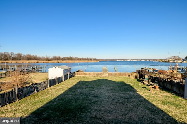 view of yard featuring a water view