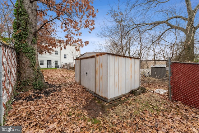 view of outbuilding