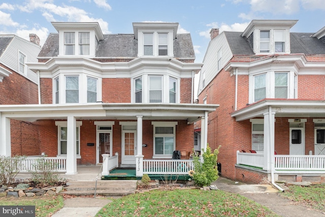 view of front of house featuring a porch