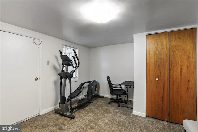 workout room with carpet floors